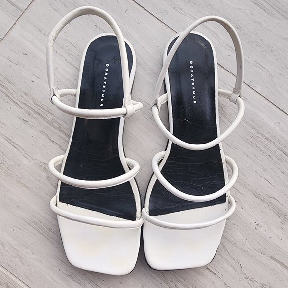 dorateymour white strappy flat sandals size 36 - Picture 1 of 9